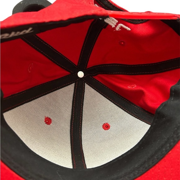 ⭐️ Milwaukee Red Snapback Hat - Picture 6 of 6